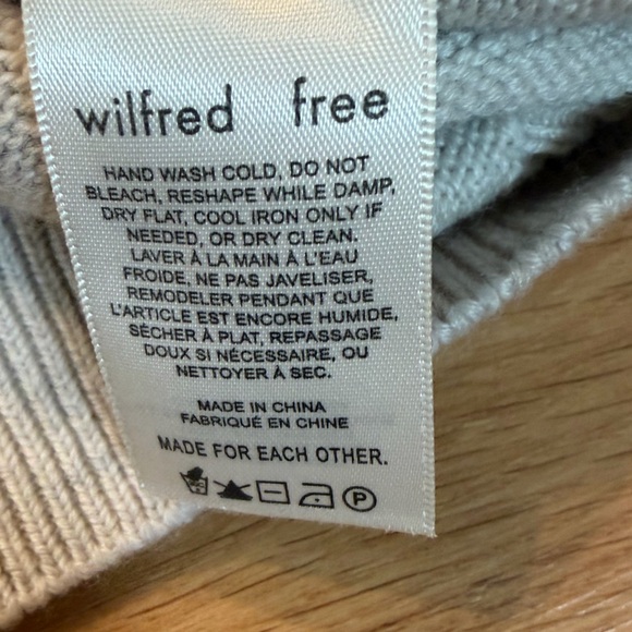 Wilfred Free Light Oatmeal Color 100% Merino Wool Turtleneck Sweater Size XS/S - Picture 8 of 9